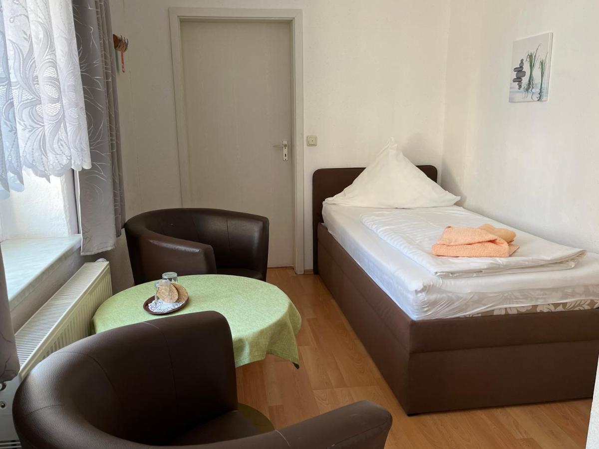 Pension Am Renner Dresde Exterior foto