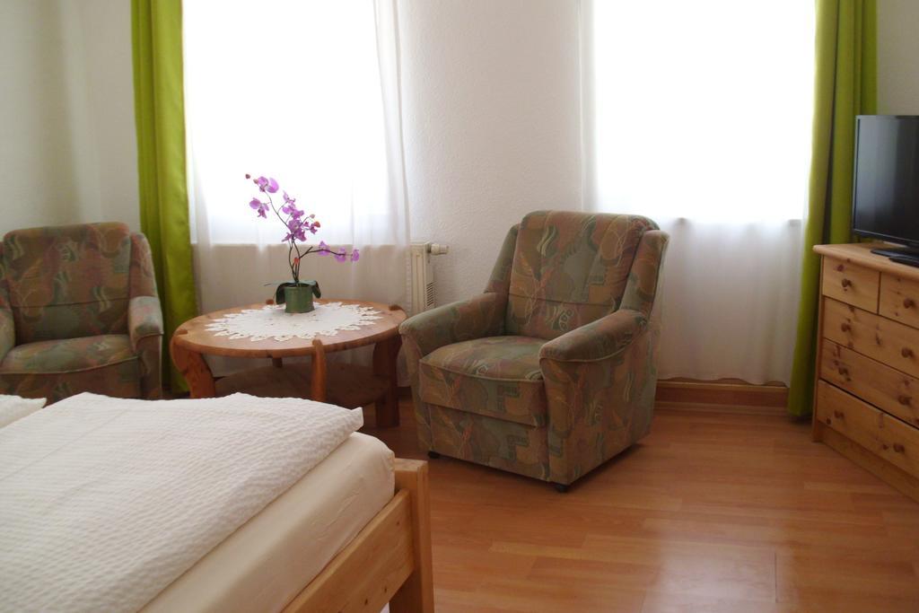 Pension Am Renner Dresde Exterior foto